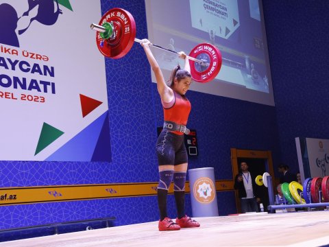 Ağırlıqqaldırma üzrə ölkə çempionatının ilk qalibləri