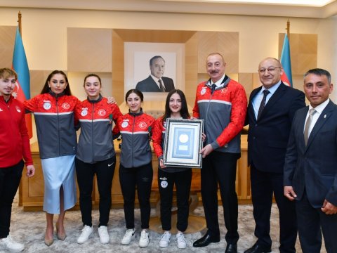 Prezidentlə birinci xanımın türkiyəli idmançılarla görüşündən FOTOLAR