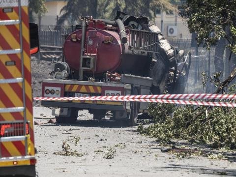 Yanacaq daşıyan tanker partladı - 13 ölü, 10 yaralı