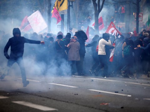 Etiraz aksiyaları Parisə 1.6 milyon avro ziyan vurub