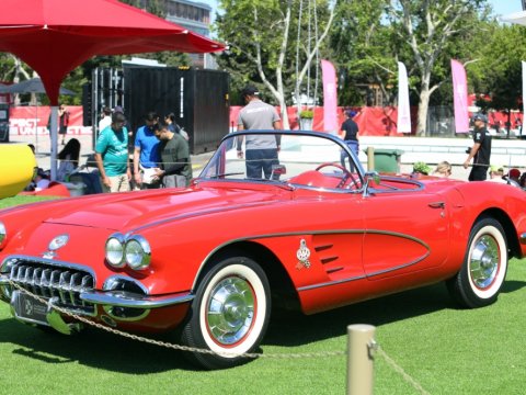 Bakıda klassik avtomobillərin sərgisi - FOTOLAR