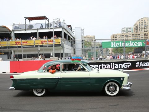 Bakıda klassik avtomobillərin yürüşü - FOTOLAR