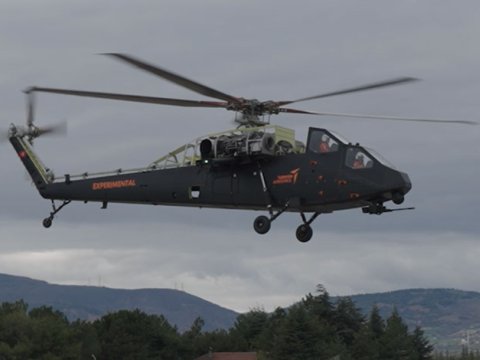 Türkiyənin yeni helikopteri ilk uçuşu həyata keçirdi