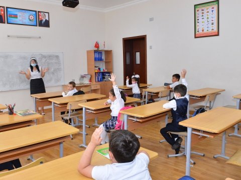 İbtidai siniflərdə tətil BAŞLADI