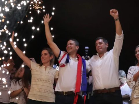 Paraqvayda prezident seçkiləri: Hakim partiya qalib gəldi 