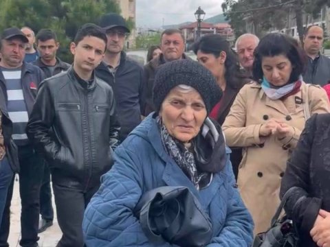 Xankəndidə sülhməramlılara qarşı ETİRAZ AKSİYASI: “Ruslar bizi satdı”