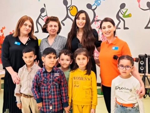 Leyla Əliyeva Erkən Müdaxilə Mərkəzində olub - FOTOLAR