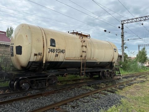 Bakıda Gürcüstana məxsus yük vaqonu aşıb