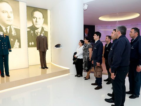 “Azəriqaz”ın rəhbər şəxsləri Heydər Əliyev Mərkəzində - FOTOLAR