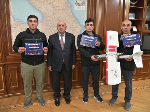 Rektor BMU-nu “TEKNOFEST-2023”də təmsil edən komanda üzvləri ilə görüşüb - FOTO