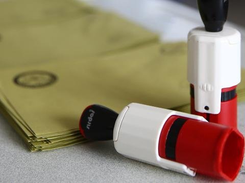 Türkiyə seçkiləri: 1 milyondan çox seçici səs verib