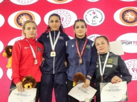 Qadın güləşçilərimiz Türkiyədə 10 medal qazandı 