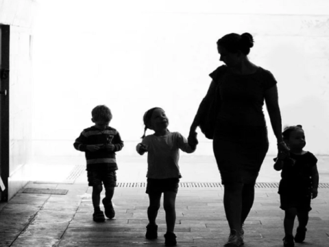 Abşeronda ana 4 uşağı ilə birgə yoxa çıxdı