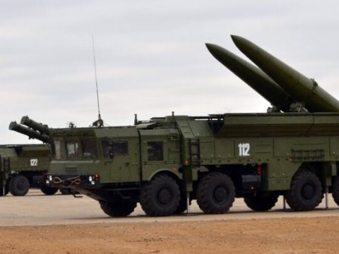 Qələbə paradına gedən “İskəndər” qəzaya düşdü - VİDEO