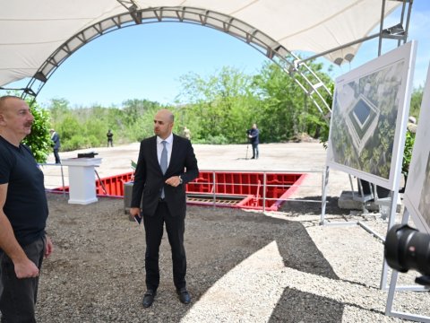 Prezident Zəngilanda inzibati binanın təməlini qoydu