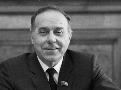 Heydər Əliyevin yubileyi üçün pul nişanları hazırlandı - FOTO