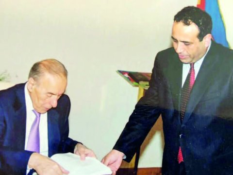 Heydər Əliyev məmurları necə tənbeh edirdi... - Vilayət Quliyev yazır