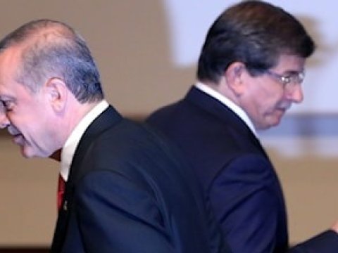 Davutoğlunun partiyasından 300 nəfər AKP-yə keçdi - FOTO