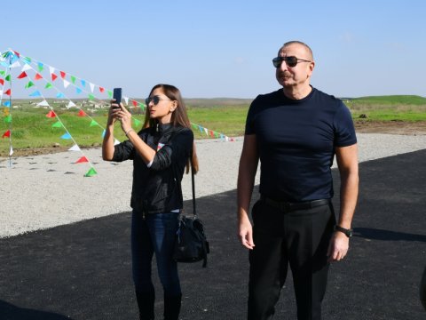 Prezident və xanımına Hadrutun turizm konsepsiyası barədə məlumat verildi