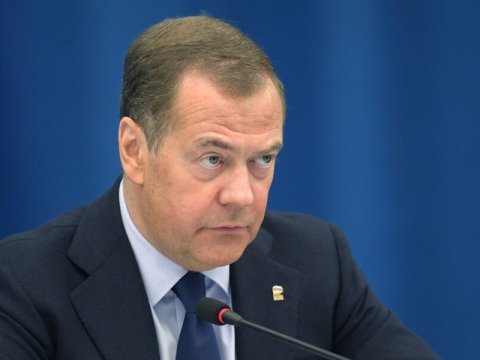 Almaniya Avropada liderliyini itirəcək - Medvedev