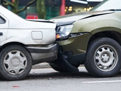 İki maşın toqquşdu - Xəsarət alan var