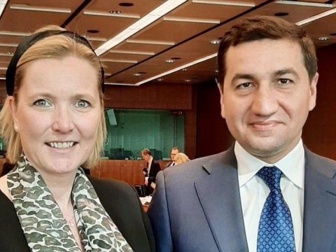 Prezidentin köməkçisi Aİ-nin komitə sədri ilə görüşdü 