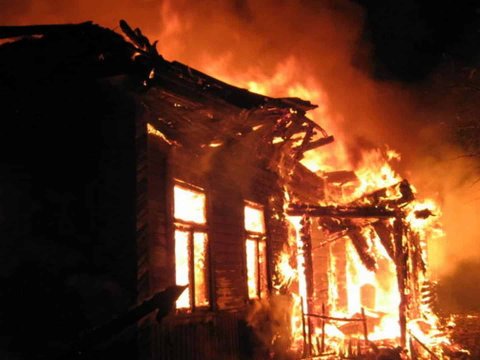 Gədəbəydə yanğın - 2 qadın tüstüdən zəhərləndi