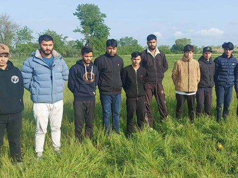 Sərhədi pozmağa cəhd edən 10 nepallı tutuldu