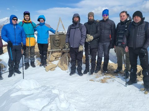 Məhkəmə rəsmiləri “Heydər zirvəsi”ndə - FOTOLAR