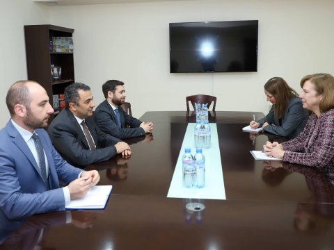 İrəvanda ABŞ, Rusiya və Fransa səfirləri ilə sülh müzakirəsi
