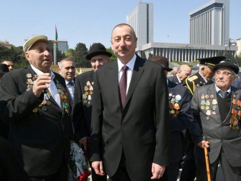 Prezident veteranları TƏBRİK ETDİ