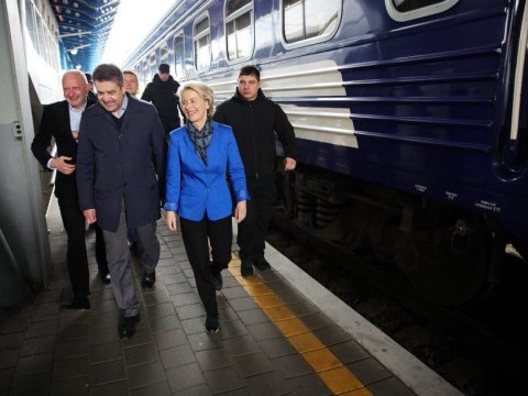 Leyen yenidən Kiyevə gəldi