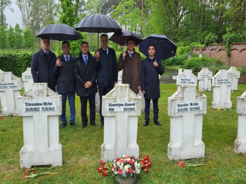 Səfir Belçikada azərbaycanlı əsgərin məzarını ziyarət etdi - FOTO