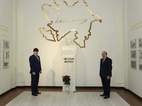 Dövlət Komitəsində Heydər Əliyevin 100 illiyi qeyd olunub - FOTOLAR