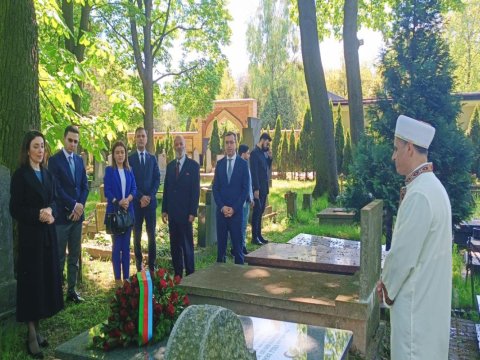 Varşavada azərbaycanlı polkovnikin məzarı ziyarət edilib