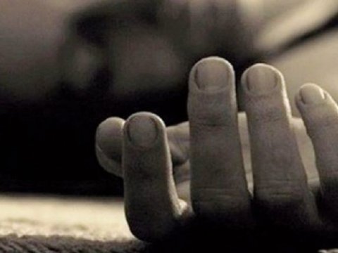 Keçmiş polis özünü öldürdü 