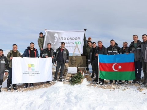 Nazirlik əməkdaşları “Heydər zirvəsi”ndə - FOTOLAR