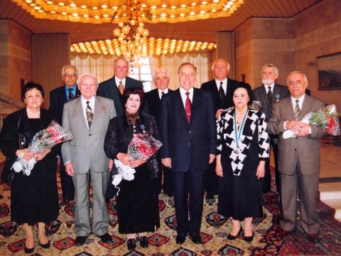 Bir şəklin tarixçəsi - Heydər Əliyev məşhurları Prezident iqamətgahına niyə ÇAĞIRMIŞDI...