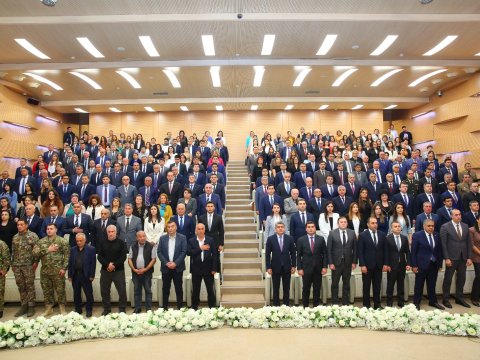 Binəqədidə Heydər Əliyevlə bağlı təntənəli mərasim - FOTO