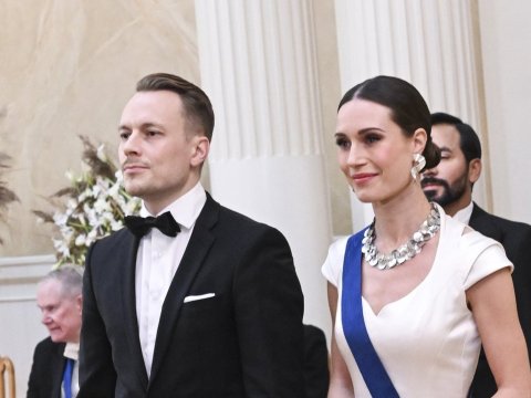 Baş nazir ərindən ayrıldı