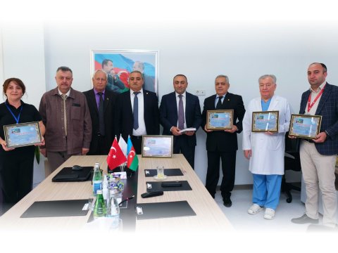 Bakı Sağlamlıq Mərkəzinin əməkdaşları təltif edilib - FOTOLAR