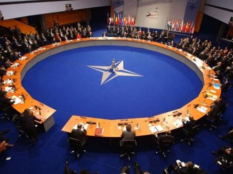 NATO müdafiə nazirləri bir araya gəlir