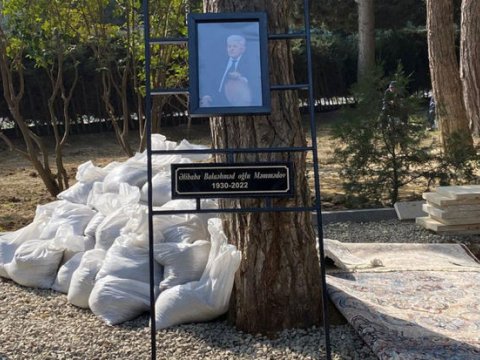 Xalq artistinin qəbirüstü abidəsinin eskizi geri qaytarılıb