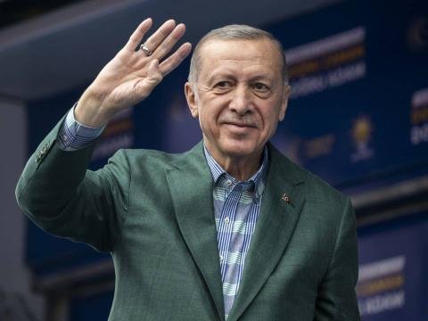 Eyni üsullarla prezident olmaq istəyirlər - Ərdoğan 