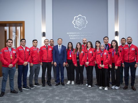Nazir TEKNOFEST-in azərbaycanlı qalibləri ilə görüşüb
