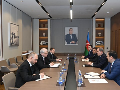 Nazir Lavrovun müavini ilə sülhü müzakirə etdi