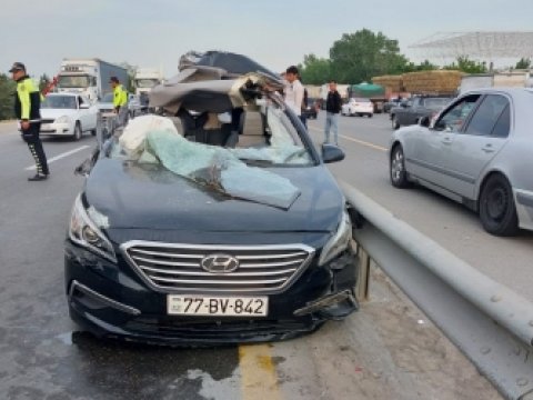 Xanım sürücü qəza törətdi - 15 yaşlı qızı öldü