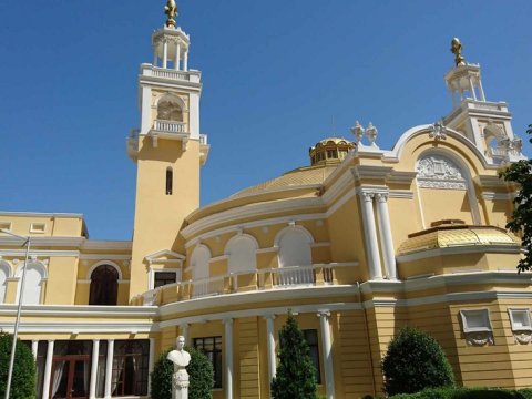 Filarmoniyanın baş dirijoru dəyişdi