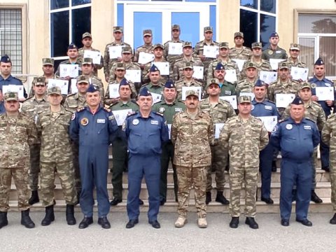 HHQ-nin təkmilləşdirmə kursunun ilk buraxılışı 