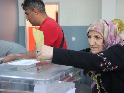 Türkiyədəki seçkilərdən FOTOLAR